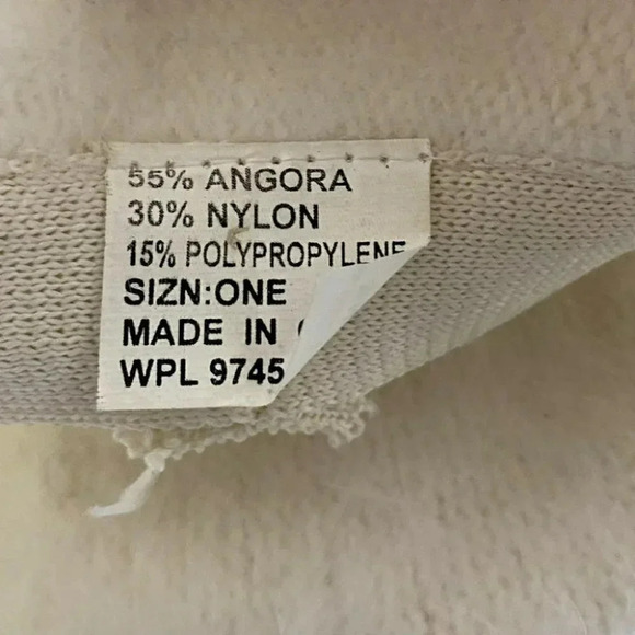 Angora blend ivory bucket hat with silver rivets - Picture 7 of 7